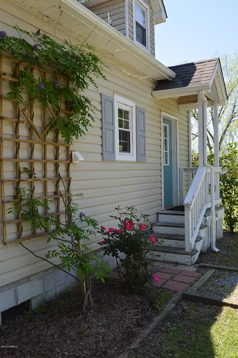 902 First Ave, Oriental, NC 28571 photo 3