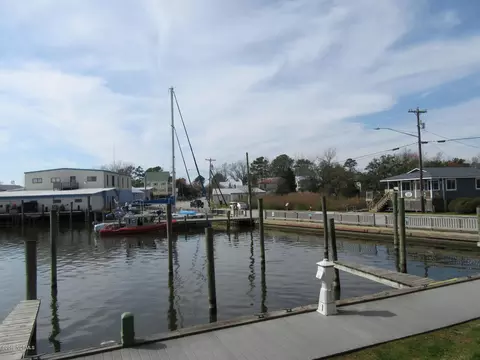 902 First Ave, Oriental, NC 28571 photo 34
