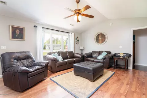147 Marcil Ln, Hampstead, NC 28443 photo 4