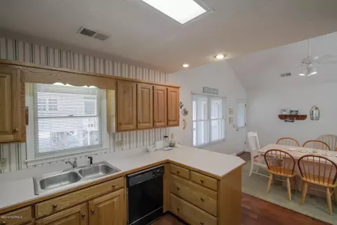 413 35th St, Sunset Beach, NC 28468 photo 11
