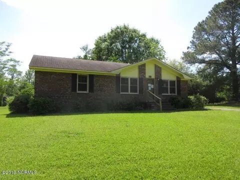 738 Prosperity Dr, Wallace, NC 28466 photo 2