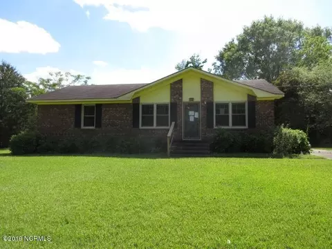 738 Prosperity Dr, Wallace, NC 28466 photo 1
