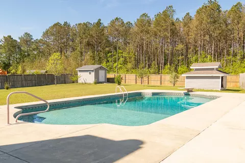 123 Hunt Dr, Hubert, NC 28539 photo 2