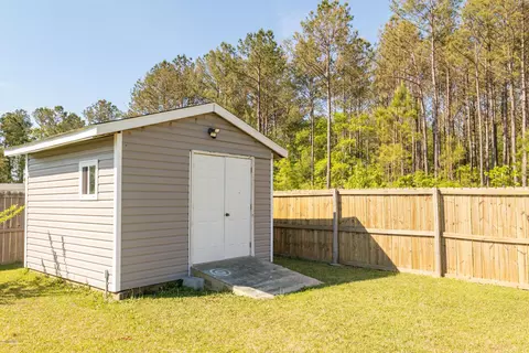 123 Hunt Dr, Hubert, NC 28539 photo 6