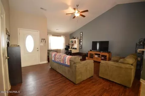 308 Sinclair Ln, Hubert, NC 28539 photo 2
