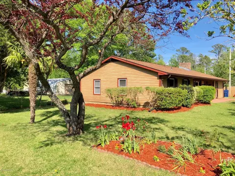 101 E Saddle Ln, Havelock, NC 28532 photo 3