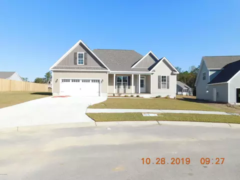 703 Hibiscus Ct, Hubert, NC 28539 photo 1