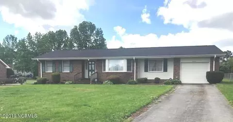2010 Longview Dr E, Wilson, NC 27893 photo 2