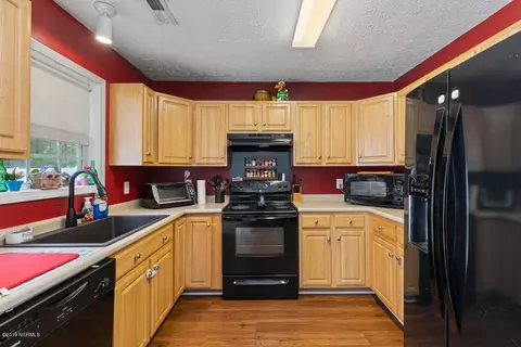 108 Sycamore Dr, Jacksonville, NC 28546 photo 12