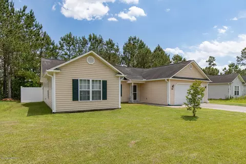 108 Sycamore Dr, Jacksonville, NC 28546 photo 2