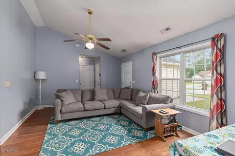 108 Sycamore Dr, Jacksonville, NC 28546 photo 5
