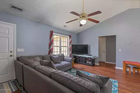 108 Sycamore Dr, Jacksonville, NC 28546 photo 6