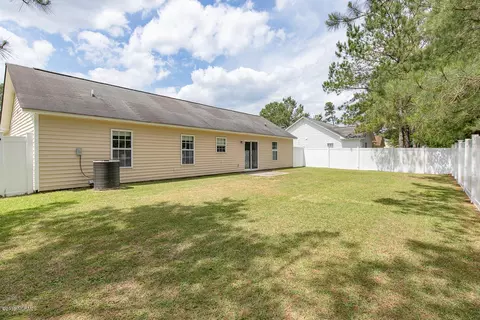 108 Sycamore Dr, Jacksonville, NC 28546 photo 31