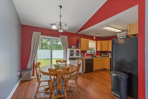 108 Sycamore Dr, Jacksonville, NC 28546 photo 9