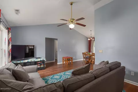 108 Sycamore Dr, Jacksonville, NC 28546 photo 7