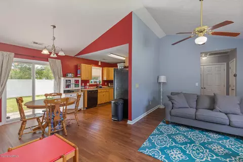 108 Sycamore Dr, Jacksonville, NC 28546 photo 8
