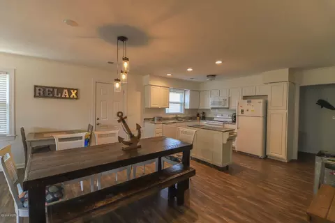 415 35th St, Sunset Beach, NC 28468 photo 3
