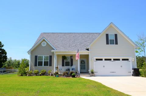 127 Beagle Dr, Hubert, NC 28539 photo 1