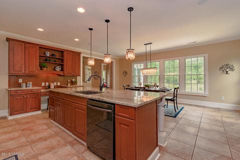 113 Sugar Maple Ct, Wallace, NC 28466 photo 9