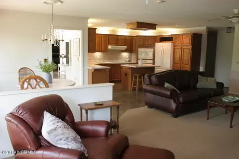 102 Dolphin Cir, Hampstead, NC 28443 photo 15