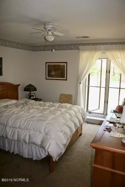 102 Dolphin Cir, Hampstead, NC 28443 photo 32