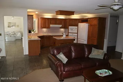 102 Dolphin Cir, Hampstead, NC 28443 photo 16