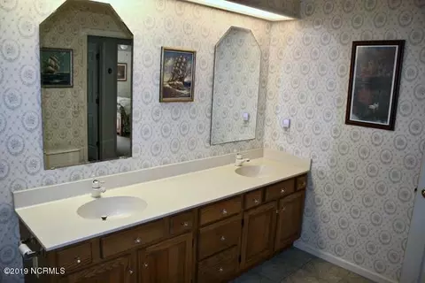 102 Dolphin Cir, Hampstead, NC 28443 photo 33