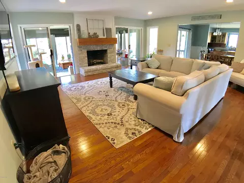 555 Button Bush Ln, Hampstead, NC 28443 photo 2