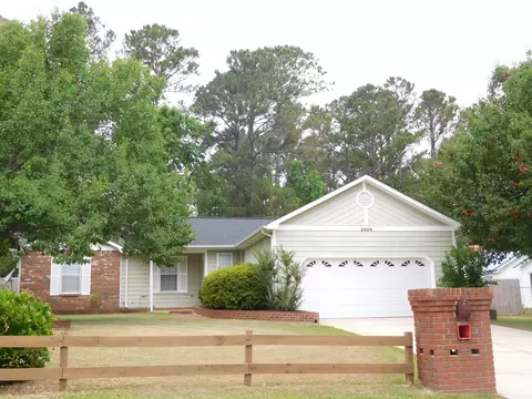 2629 Idlebrook Cir, Midway Park, NC 28544 photo 1