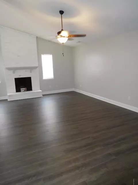 2629 Idlebrook Cir, Midway Park, NC 28544 photo 5