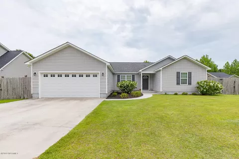 120 Beagle Dr, Hubert, NC 28539 photo 1