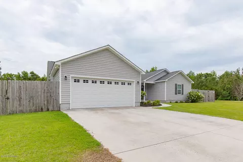 120 Beagle Dr, Hubert, NC 28539 photo 2