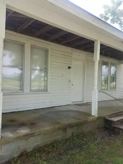 211 N Main St, Dover, NC 28526 photo 6