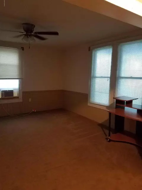 211 N Main St, Dover, NC 28526 photo 10