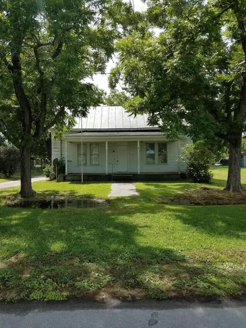 211 N Main St, Dover, NC 28526 photo 2