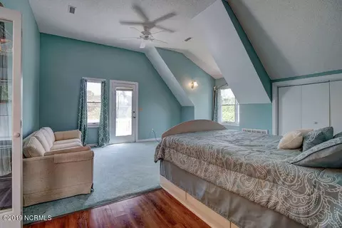 102 Pine Needle Way, Hampstead, NC 28443 photo 10