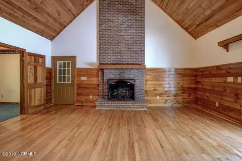 102 Pine Needle Way, Hampstead, NC 28443 photo 2