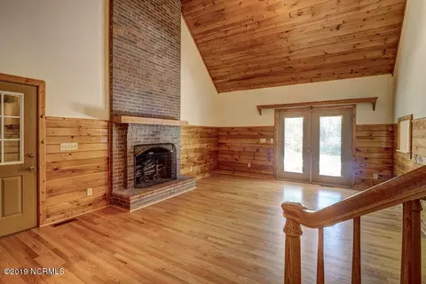 102 Pine Needle Way, Hampstead, NC 28443 photo 3