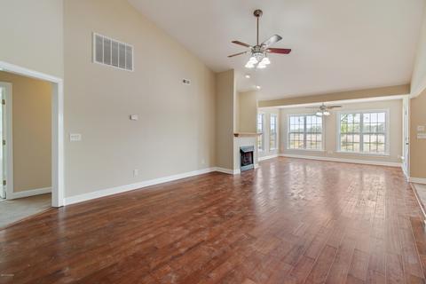 204 E Ivybridge Dr, Hubert, NC 28539 photo 2