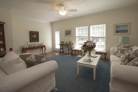 115 S Burning Tree Dr, Hampstead, NC 28443 photo 6