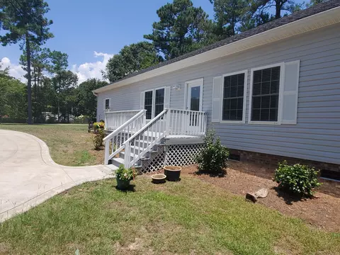 115 S Burning Tree Dr, Hampstead, NC 28443 photo 3