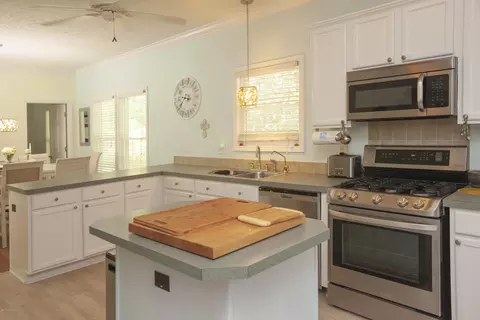 115 S Burning Tree Dr, Hampstead, NC 28443 photo 11
