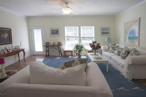 115 S Burning Tree Dr, Hampstead, NC 28443 photo 4
