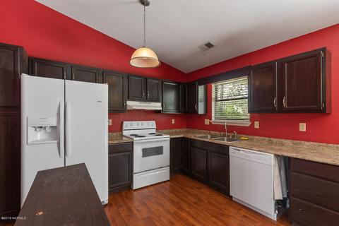 203 Cinnamon Dr, Hubert, NC 28539 photo 12