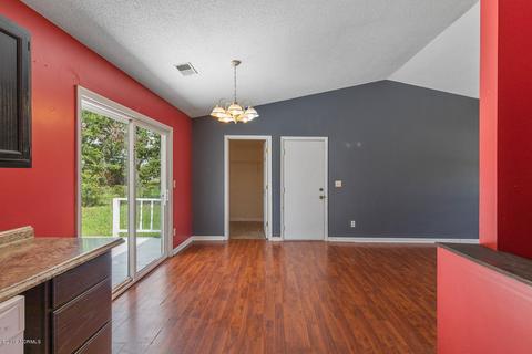 203 Cinnamon Dr, Hubert, NC 28539 photo 9
