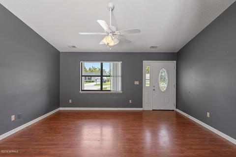 203 Cinnamon Dr, Hubert, NC 28539 photo 4