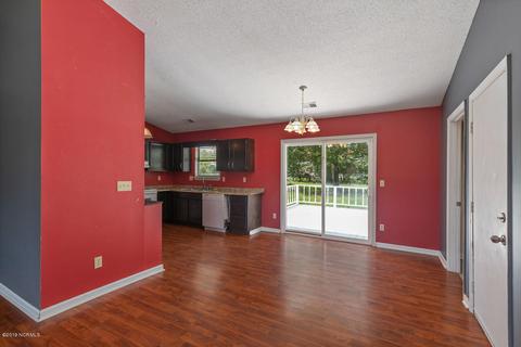 203 Cinnamon Dr, Hubert, NC 28539 photo 8