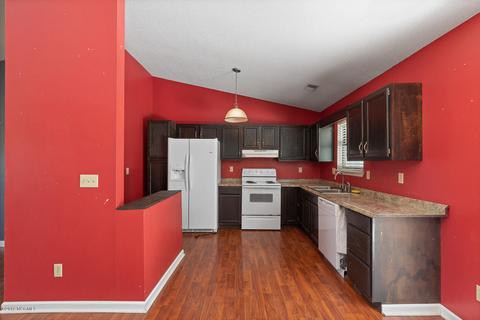 203 Cinnamon Dr, Hubert, NC 28539 photo 10