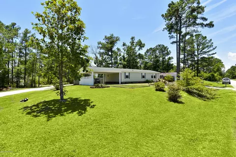 101 Quail Point Dr, Hubert, NC 28539 photo 1