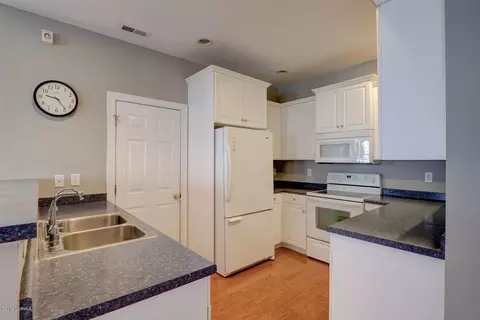 116 Azalea Dr, Hampstead, NC 28443 photo 7